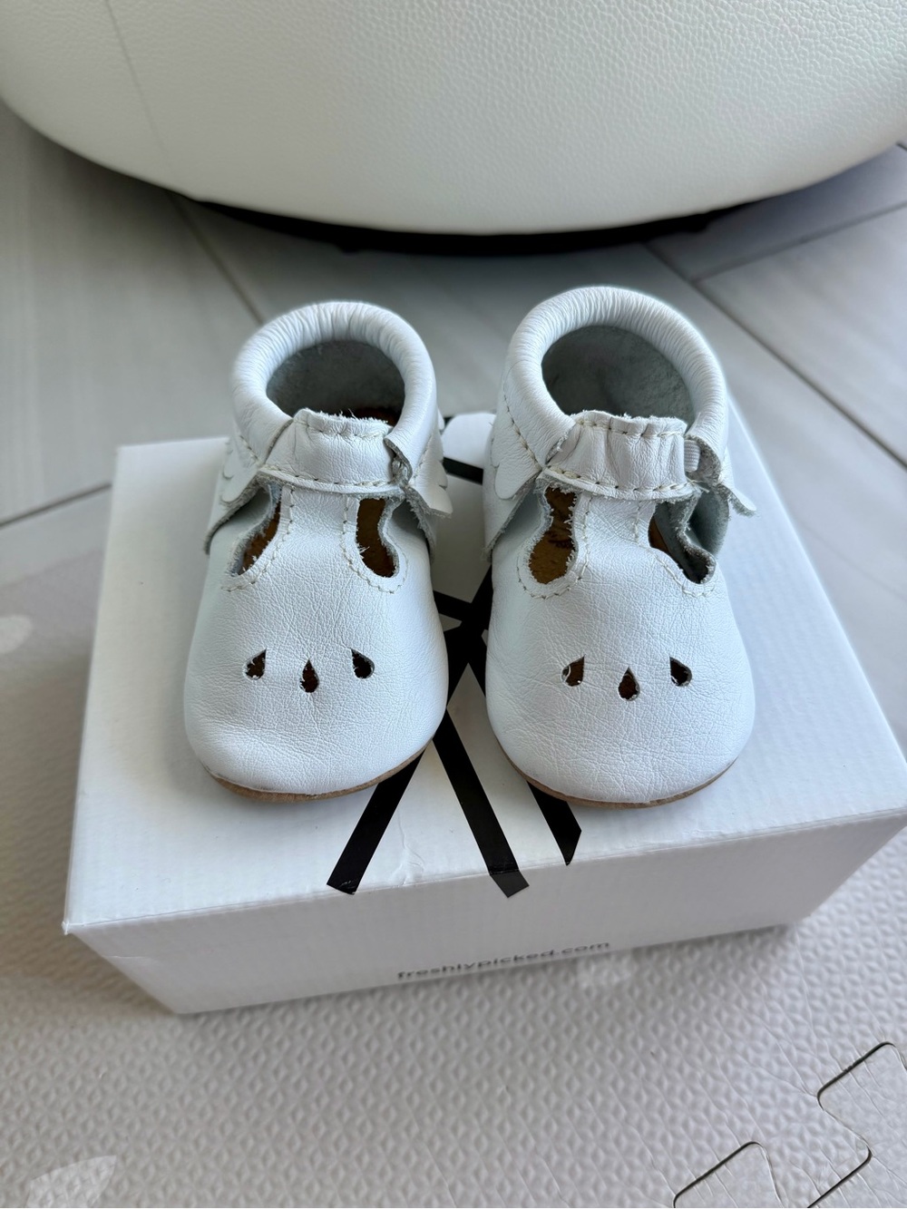 Freshly Picked Toasted Bright White Mary Jane
Baby Shoe
Hard Sole / 4